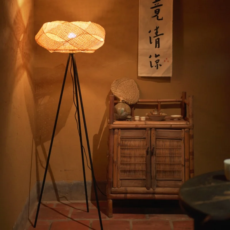Middle Aged Bamboo Woven Floor Lamp Living Room Lamp Bedroom Bedside Lamp WabiSabi Room Decoration LED Dining Room Pendant Light