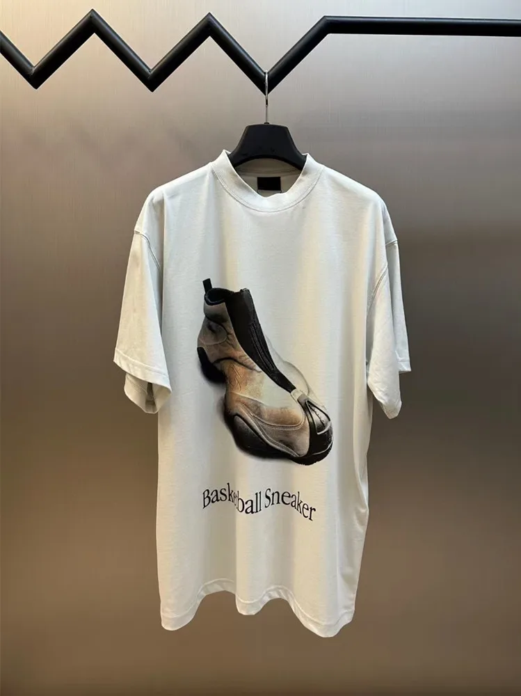 

Faionable Pure Cotton Loose Fit ex ort Sve T-irt Paris Trendy Print Casual Youthful Summer Top for Men And Women