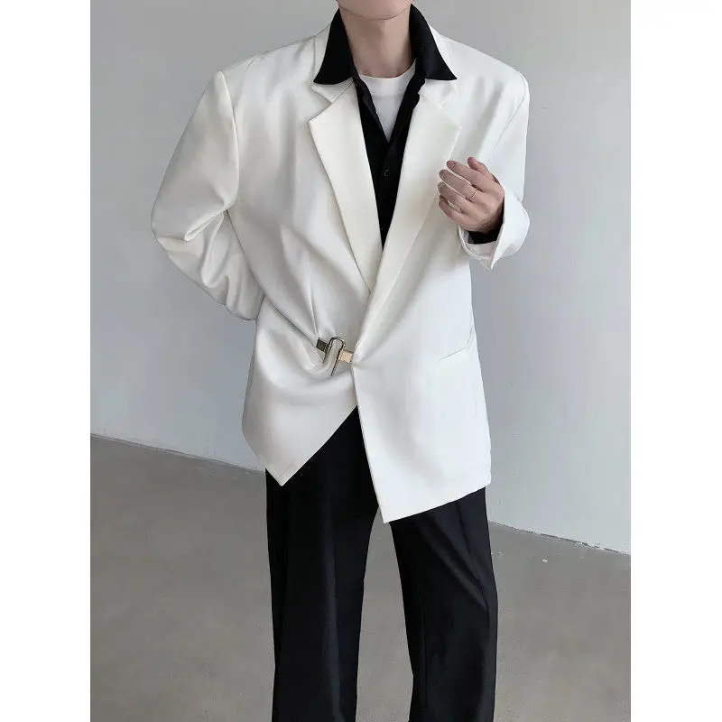 2024 Autumn New High-end White Suit Jackets Men's Fashion Metal Buckle Decorative Design Long-sleeve Shoulder Padded Suit Jacket