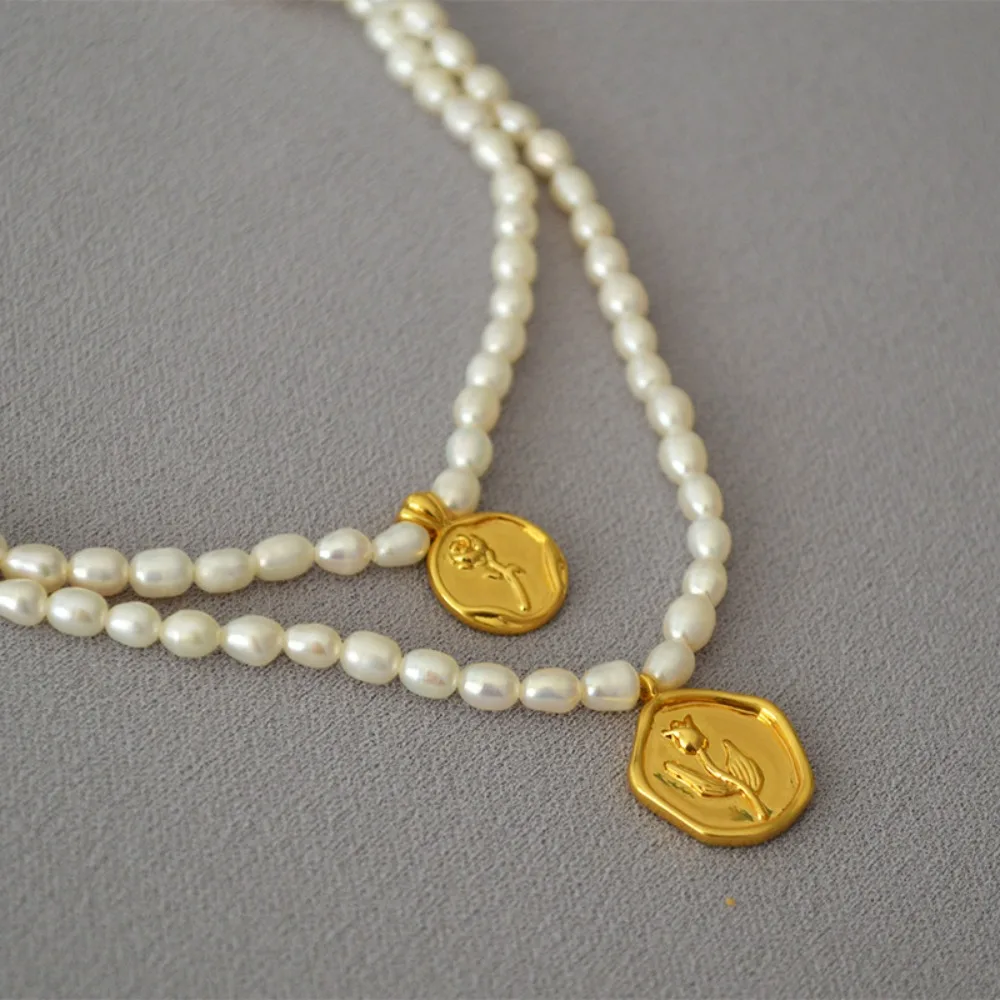 

French Freshwater Rice Pearl Chain Gentle Temperament Retro Rose Tulip Coin Pendant Necklace Statement Clavicle Chain for Women
