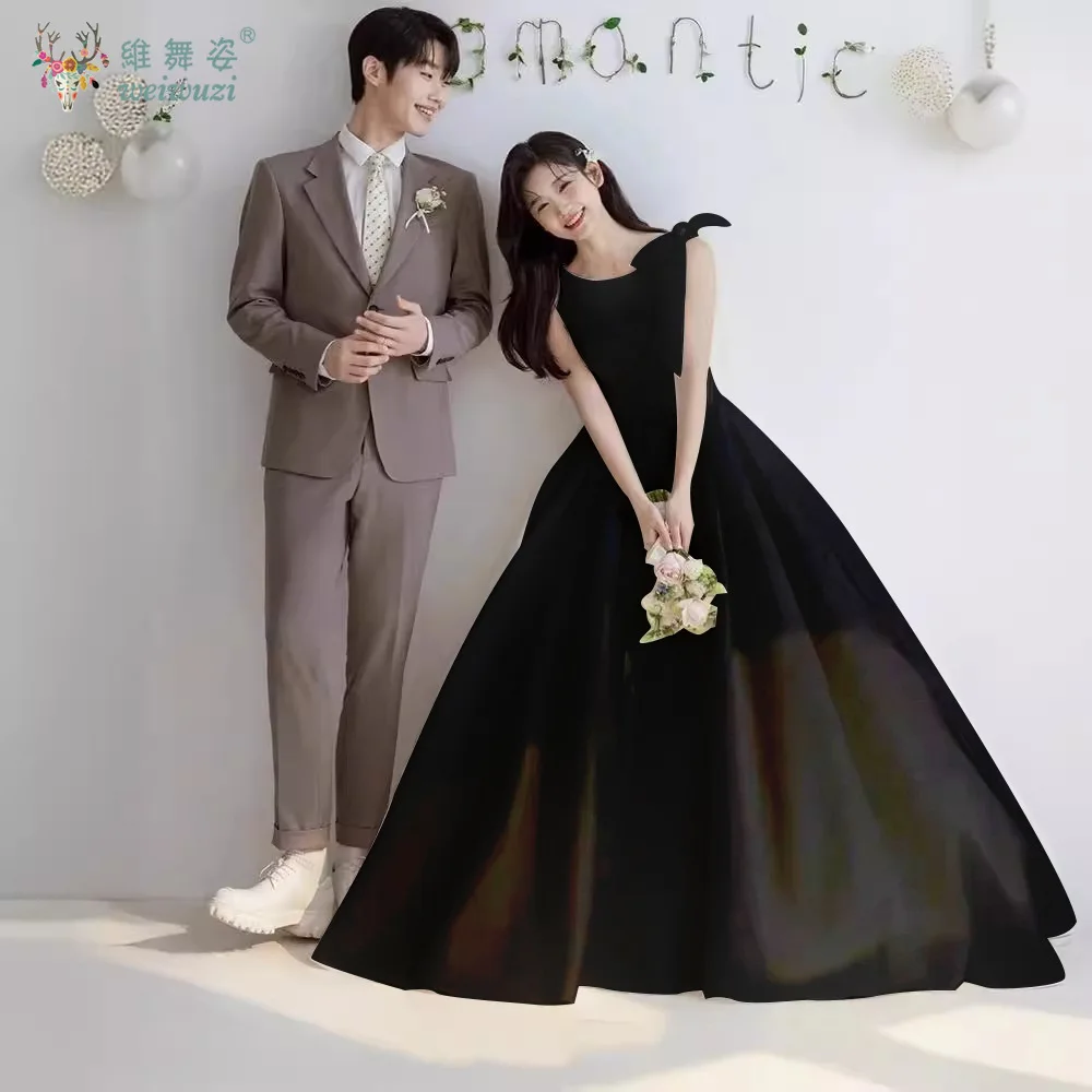 2025 Abito da sposa da sposa girocollo in stile coreano Abito da sposa semplice e con decorazione con fiocco su una spalla Abbigliamento per foto di coppia