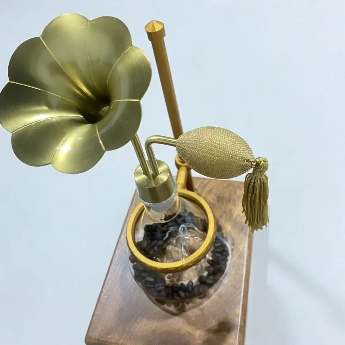 With base Fragrance Sampling Vials Glass & Brass Material for Coffee Bar  Perfume Shop Display