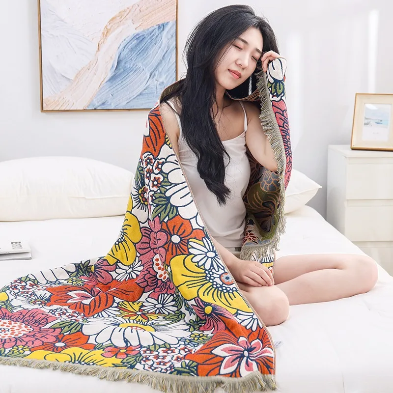 

Quick-Dry Cotton Gauze Beach Towel - Oversized, Absorbent & Portable for Spa, Bath, or Pool, with Feminine Floral Fringe