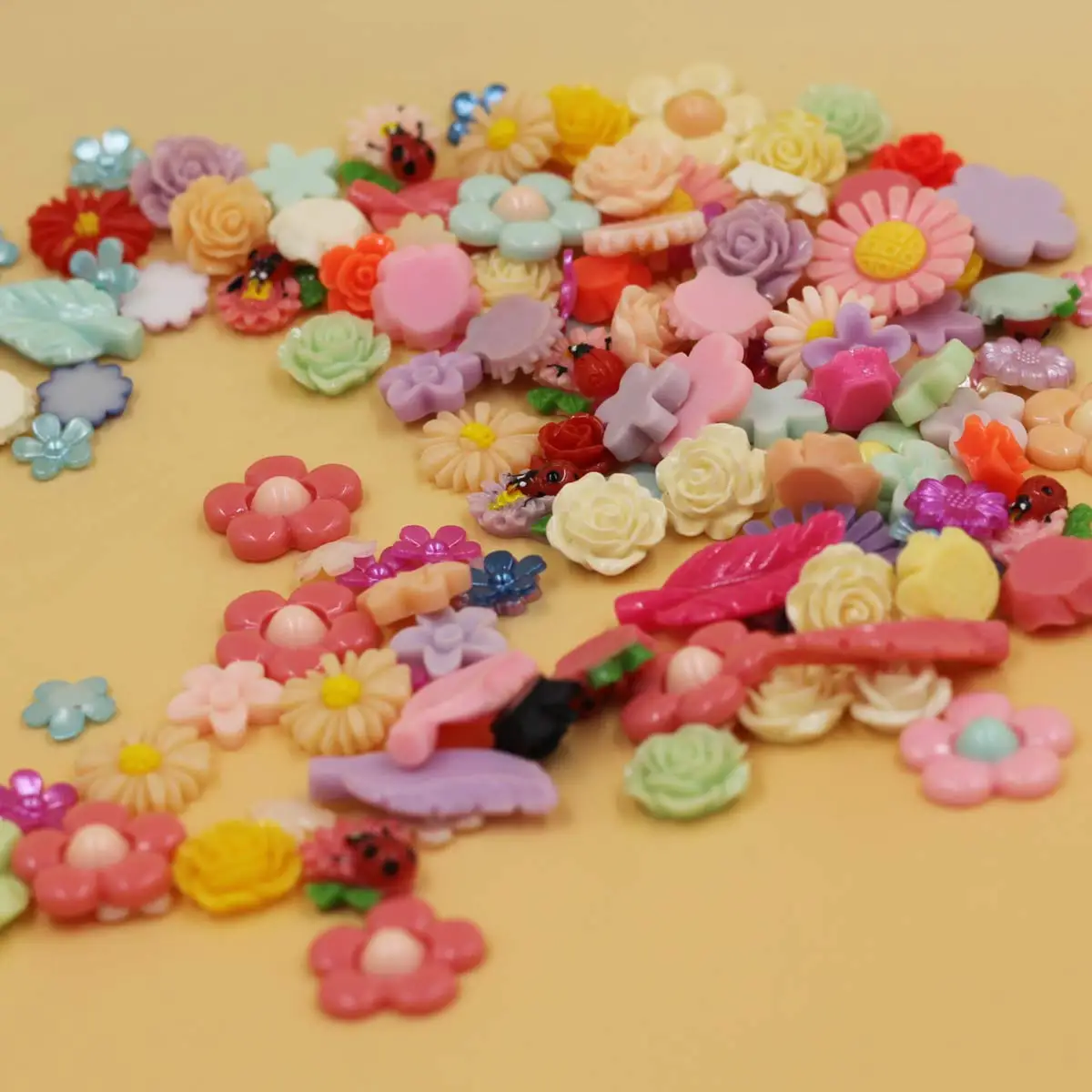200PCS Flatback Resin Multi-shape Flowers Charm Cameos Cabochon Mix 10-30mm DIY Handicrafts Decoration Jewelry Accessories