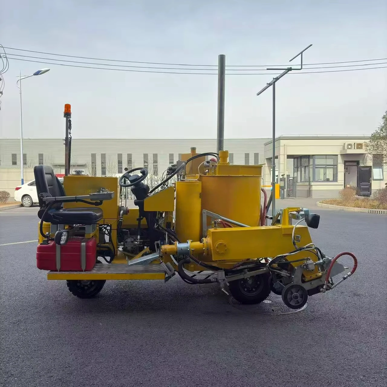 New Mini Driving Type Engine Powered Construction Thermoplastic Extrusion Road Marking Line Machine