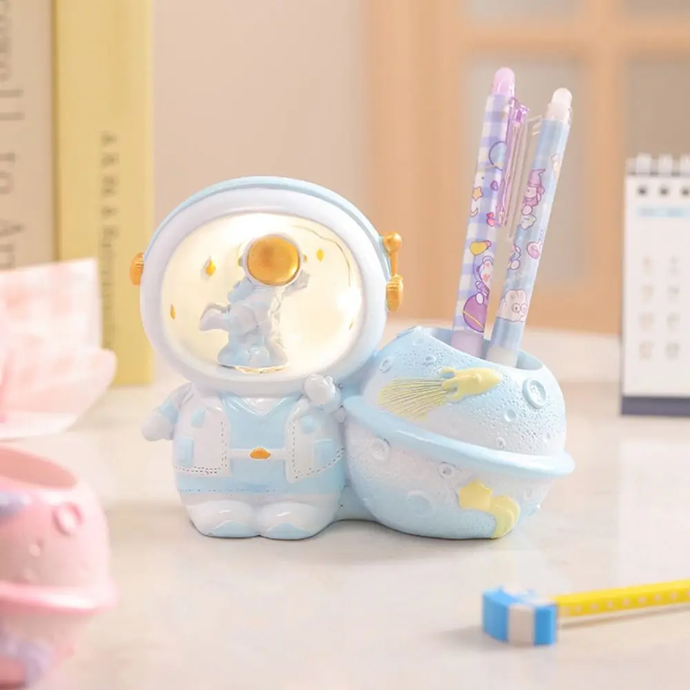 Pencil Pot Decorative Astronaut Pen Holder Little Bear/Pig Cartoon LED Night Light Resin Makeup Brush Holder Children's Gifts