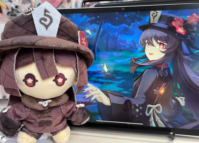 

[Официальный Genshin Impact] Плюшевый брелок из ротанга Hu Tao, аксессуар для костюма для косплея, идеально подходит для коллекции и подарков