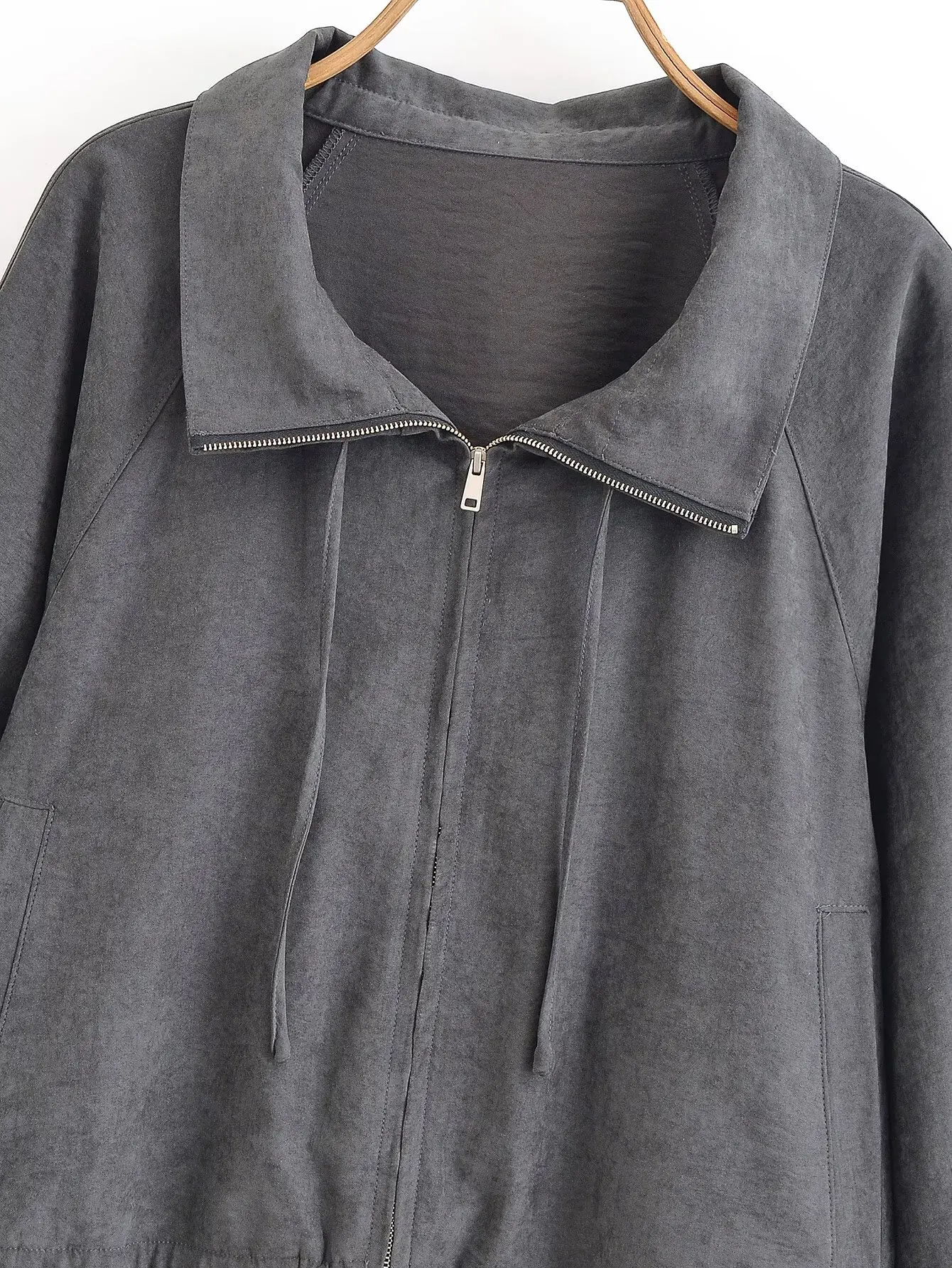 2025년 신상 여성 다크 그레이 숏 길이 지퍼 재킷 턴다운 칼라 앞주머니 리브드 커프 루즈 후디 스타일 아우터웨어