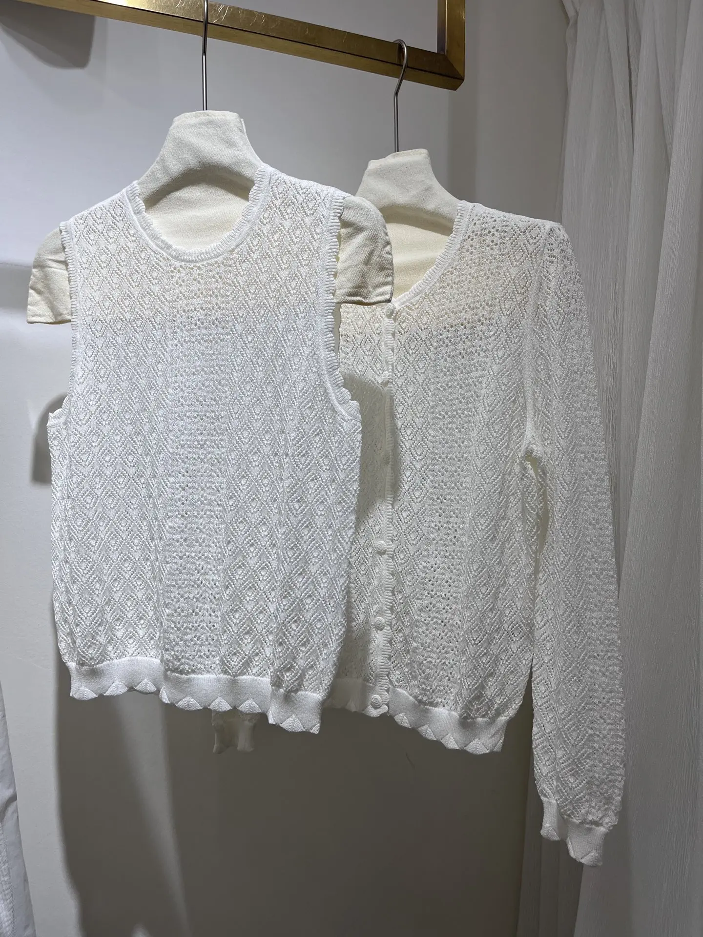 

2026 Women's Top Quality White Flowers Print Off The Shoulder 3/4 Sleeve Harass Midi Dresses and Blouse