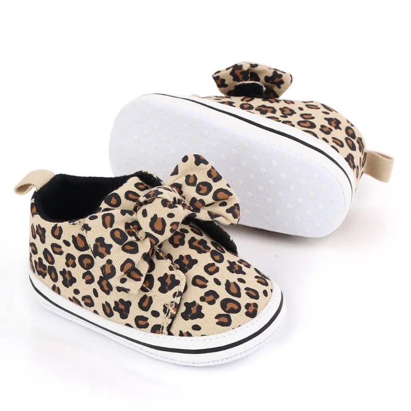 Sapatos de decoração com estampa leopardo antiderrapante, fundo macio, recém-nascidos, bebês meninos e meninas, tênis casual ao ar livre, primavera e outono