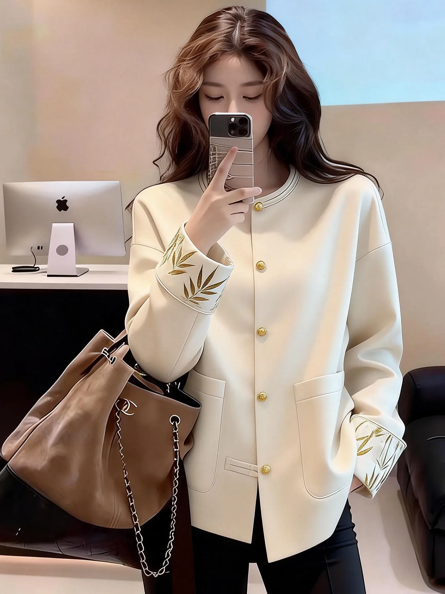 

New Chinese Sle round Ne Apricot ort Jaet Women's Spring 2026 New Small Size High End Simple Match All Seasons Jaet