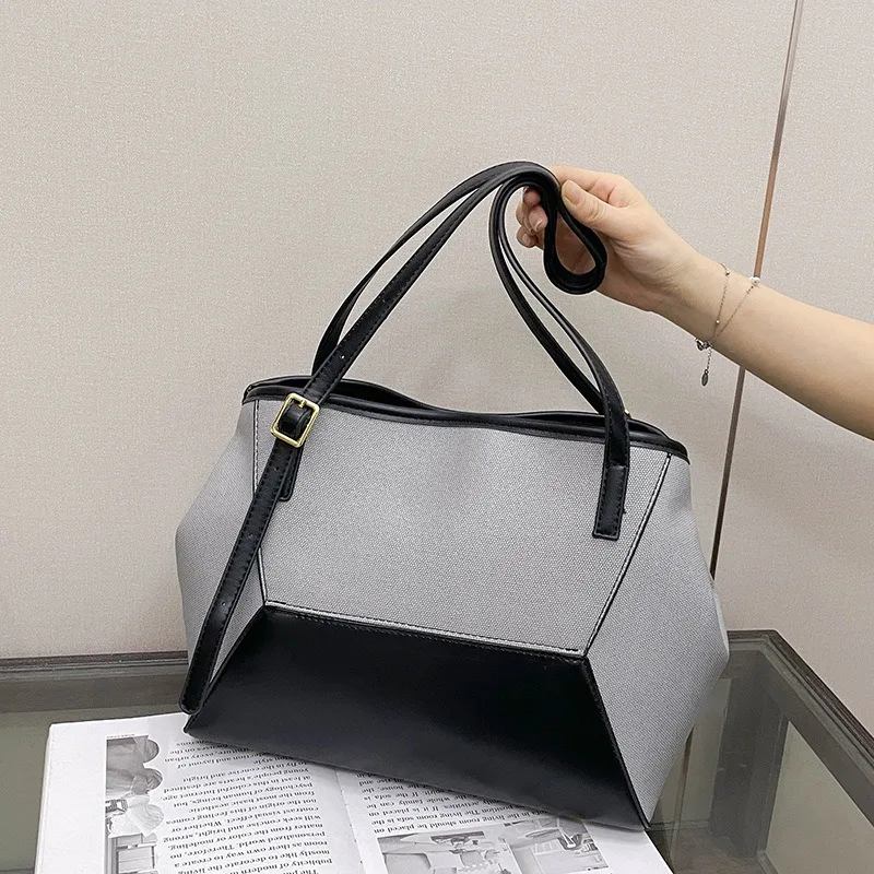 

2025 New Women Shoulder Bag Small Luxury Tote Large Capacity Casual Handbag Fashion Minimalist Top Handle Purse for Daily Use