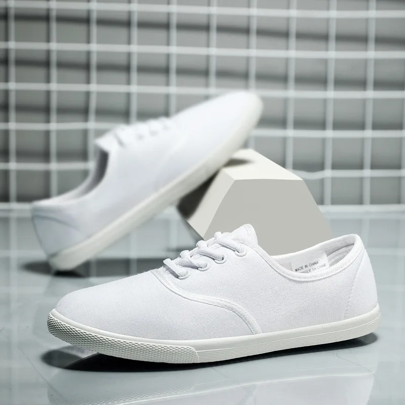 

Couple Sneakers Classic Breathable Canvas Shoes Lace Up Vulcanize Shoes New Comfortable Walking Flats Couple Casual Canvas Shoes