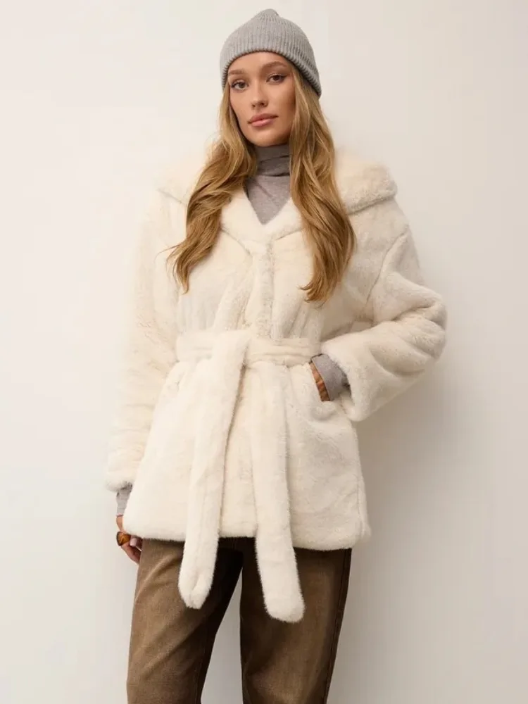 LIinar 2026 Winter New Thickened Fall Winter Fur Coat Fluffy Faux Fox Fur Coat for Women Loose-Fit High-Street Style Hooded Coat