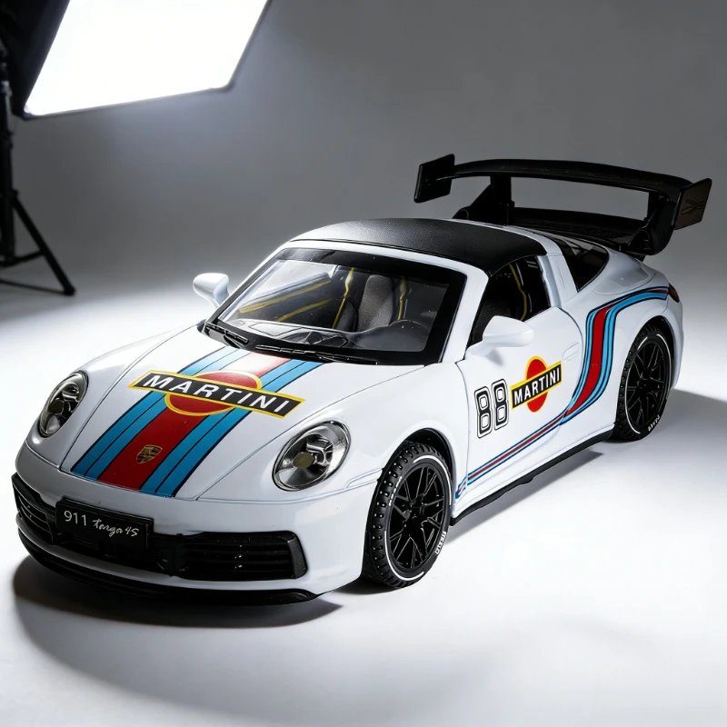 

Модель спортивного автомобиля Martini из сплава, масштаб 1:32, металлическая игрушка, персонализированное украшение, детская игрушка