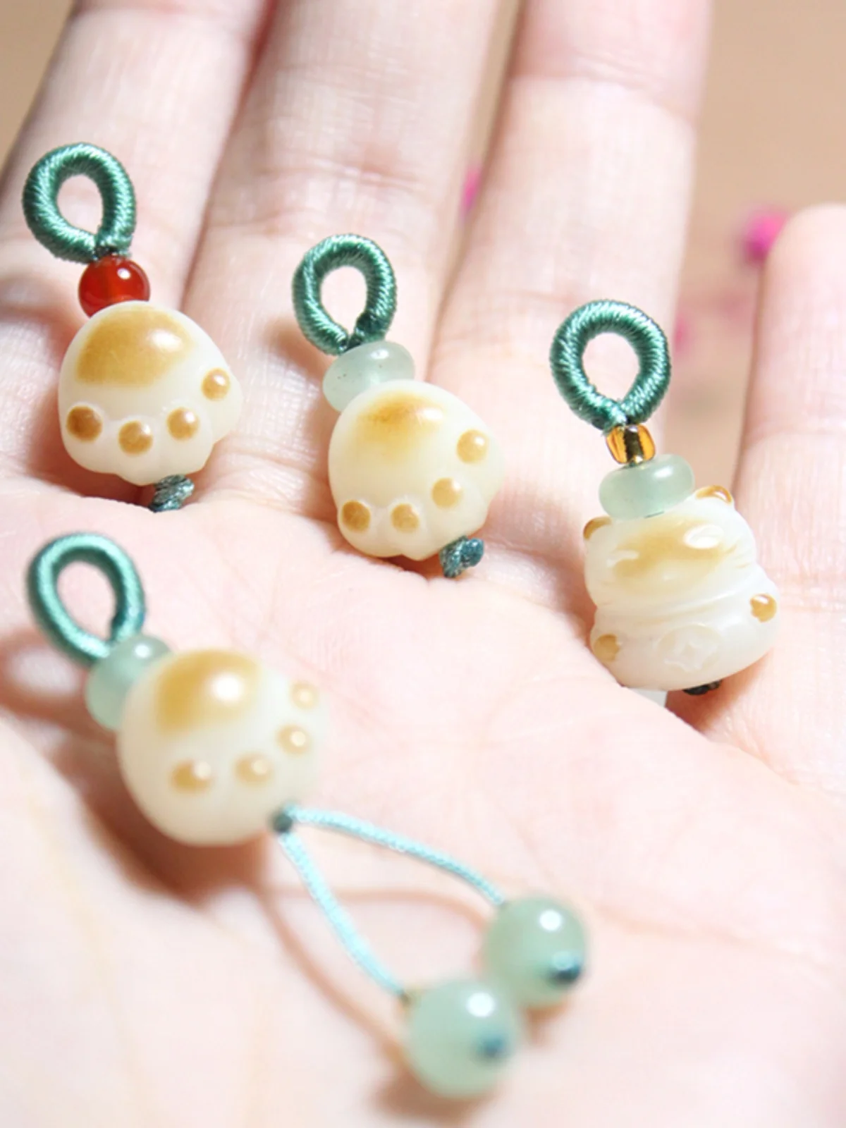 กำไลข้อมือทำจากรากโพธิ์เผาถ่าน ช่วยเรียกทรัพย์ ทำด้วยมือ พร้อมจี้ลูกปัด สำหรับทำเครื่องประดับ DIY