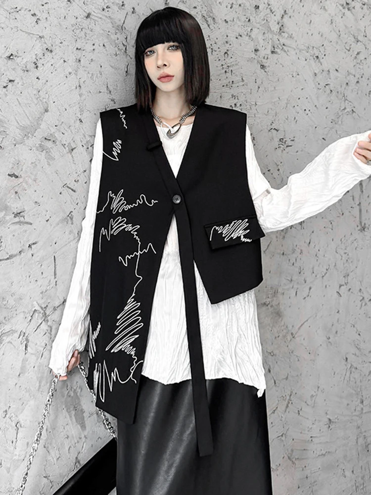 EAM Women Black Embroidery Irregular Ribbon Big Size Vest New V-collar Sleeveless Fashion Tide Spring Autumn 2025 1DH7749