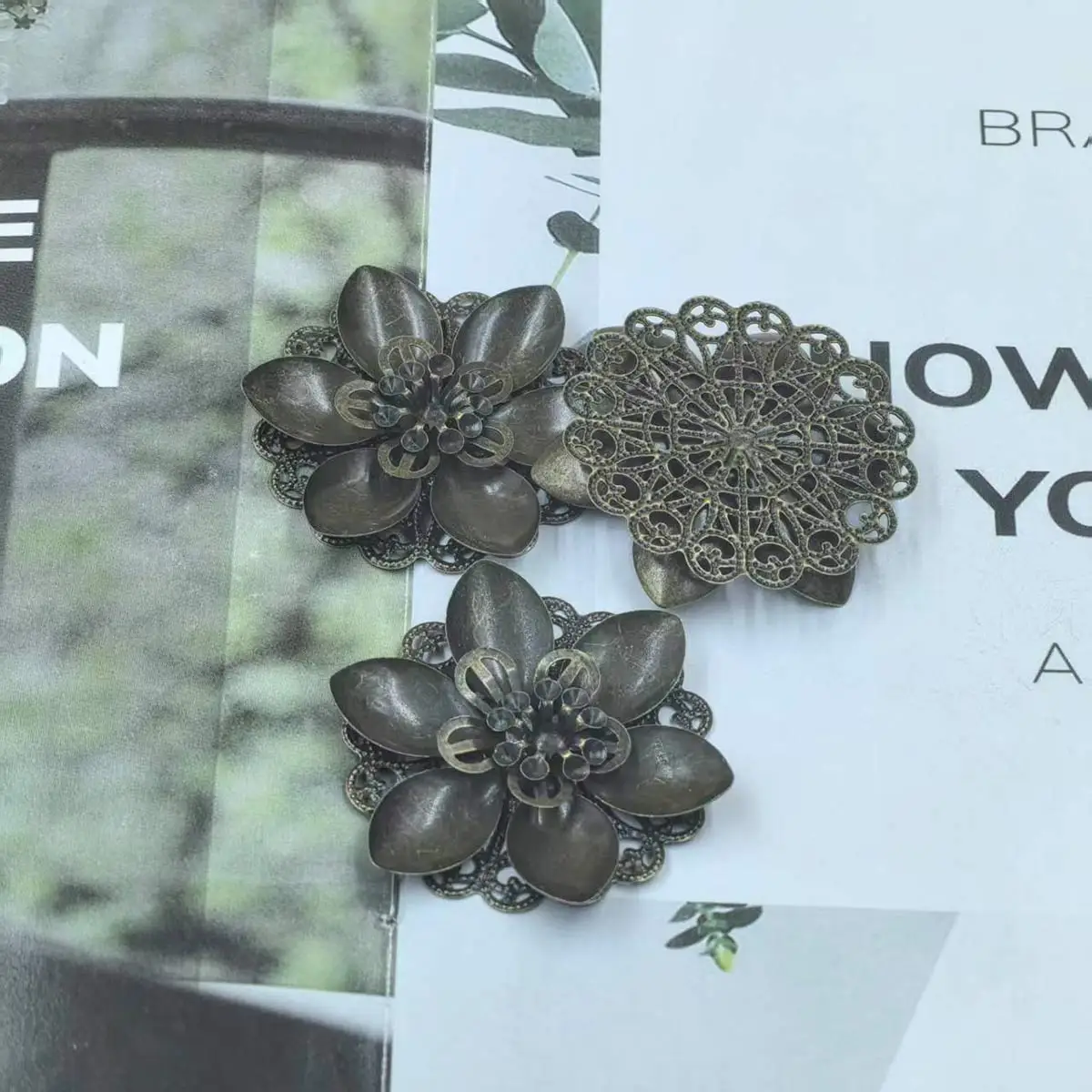 200PCS ขายส่งโทนสีบรอนซ์ 46 มม.DIY ดอกไม้ Charm จี้หัตถกรรมเครื่องประดับ Headwear อุปกรณ์ตกแต่งอุปกรณ์เสริม