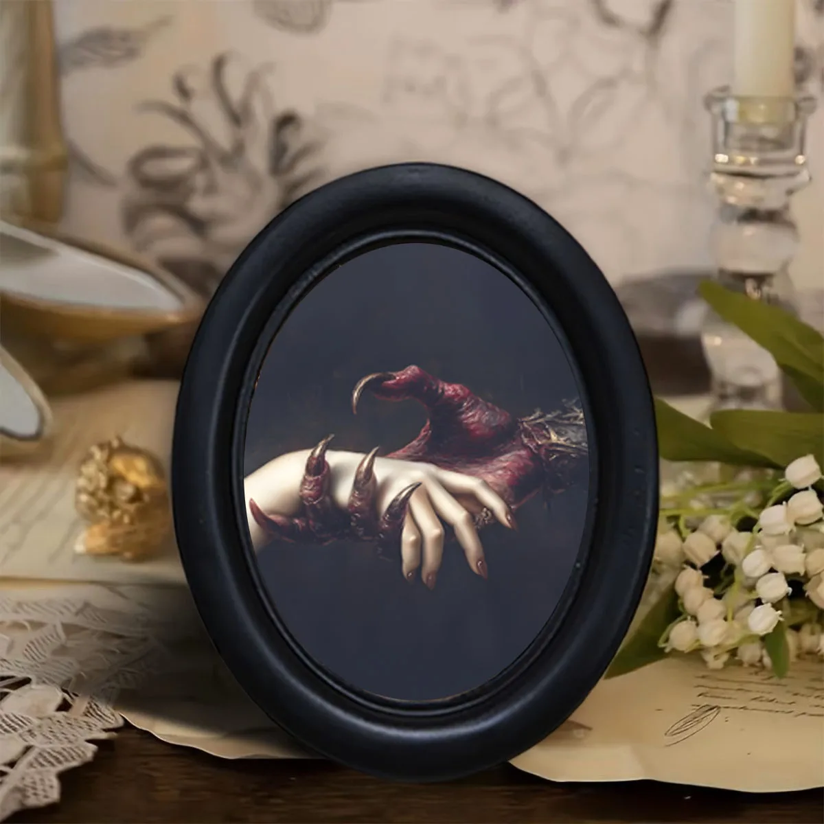 1 Piece of Dark Academia Style Demon Hand and Human Hand Wall Decoration, Black Oval Frame Print, Gothic Mysterious Decoration, Atmospheric Witch-Style Decoration, Exclusive Gift for Gothic Enthusiasts
