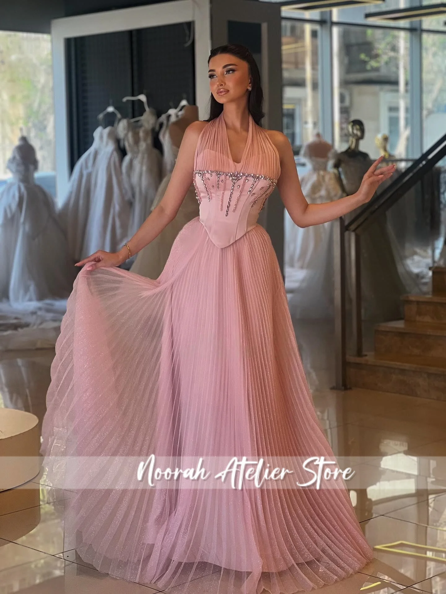 Dulce Rosa Halter con cuentas V N Vestidos de Noche de lujo para mujer 2025 Crepe Aline vestido de novia Arabia Saudita Vestidos largos personalizados