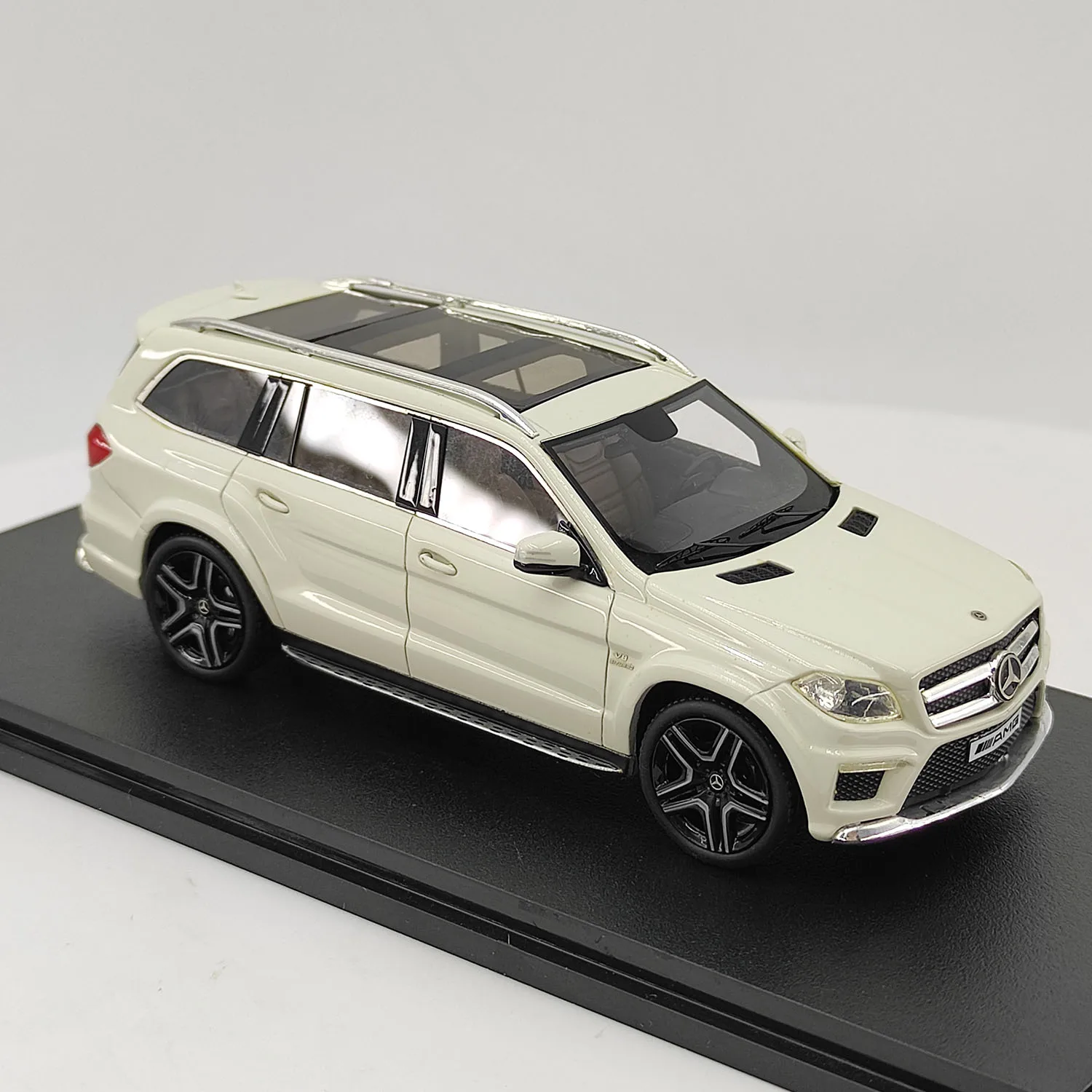 GLM 1:43 Benz AMG GL63 X166 Biały Model Samochodu z Żywicy Kolekcjonerski Zabawka Prezent Pamiątka Ozdoba Dekoracyjna