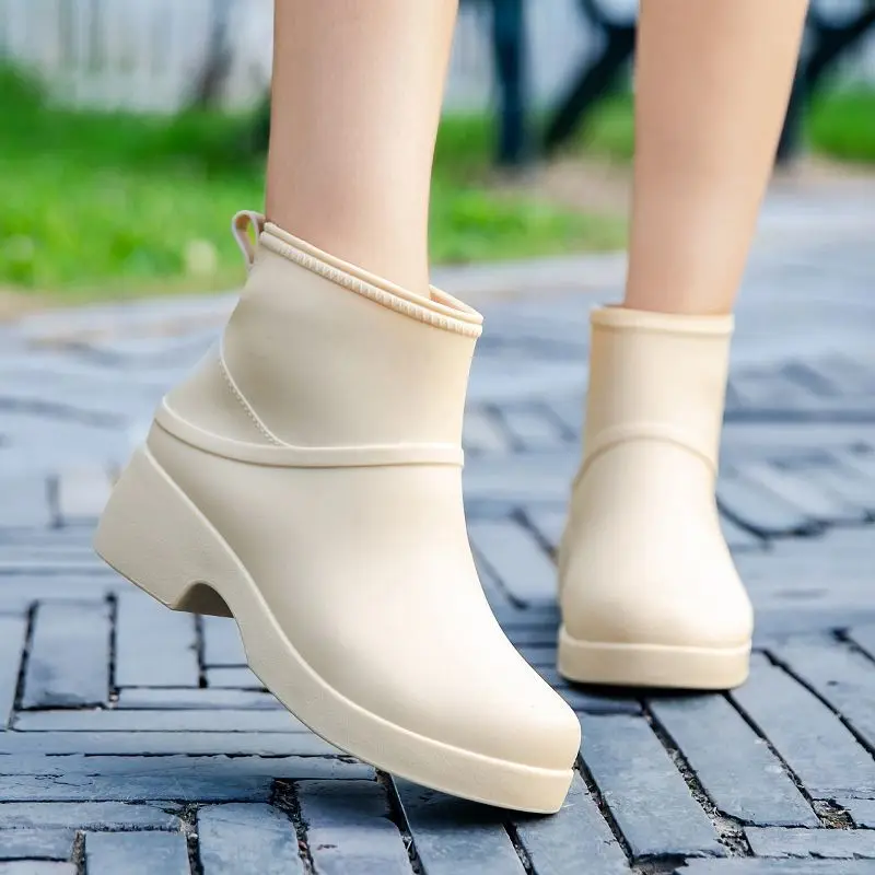 

Waterproof One-piece molding Rain Boots Woman Female Chunky heels Ankle Galoshes on-slip Rubber Women's Rain Boots
