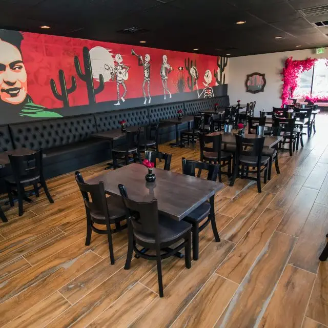 Commercial Restaurant Furniture Contemporary Design Booth Tables and Chairs Set for Interior Design Projects