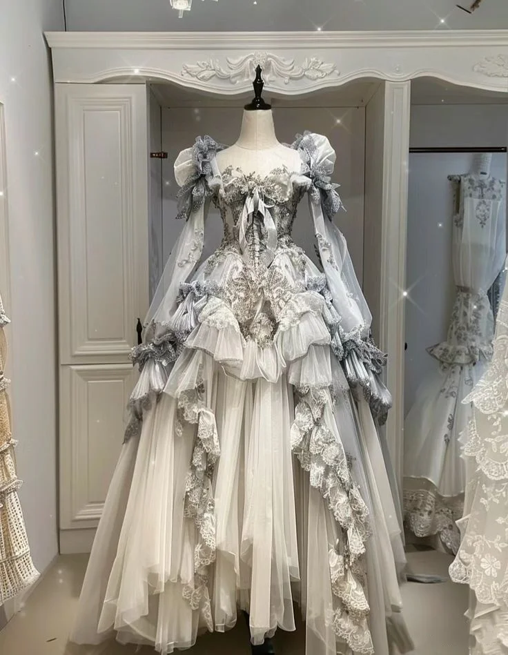 Off White Fantasy Victorian Prom Dress Delicate Applique Square Neck Corset Lace Applique Customised Vestidos De Fiesta