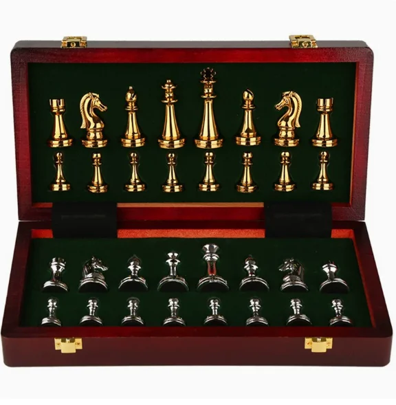 

High-end chess gift box set retro European ornaments wooden folding chessboard metal chess pieces