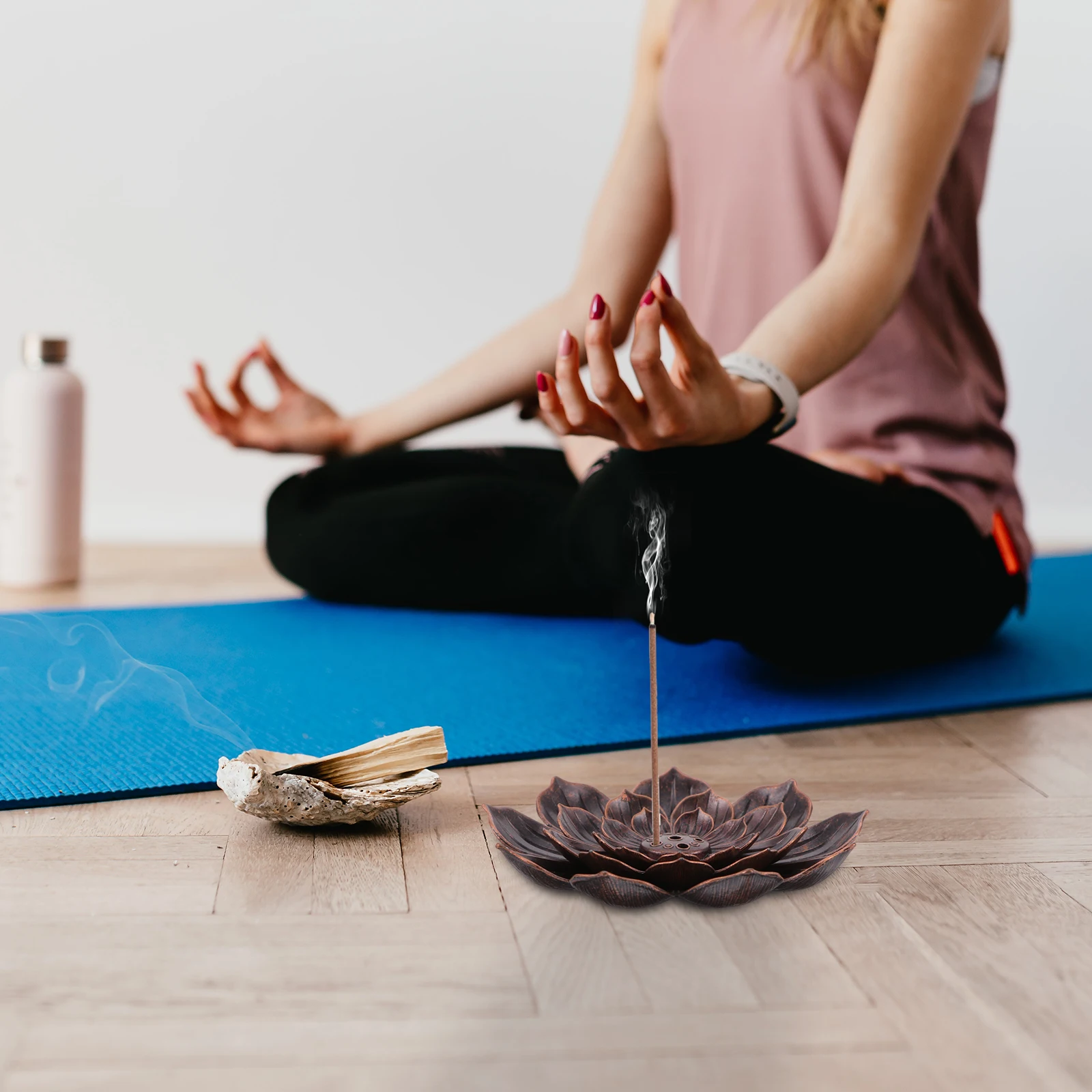 

1Pcs Metal Incense Burner Lotus Flower Shape Home Censer Adornment Artwork Gift for Living Room Bedroom Office