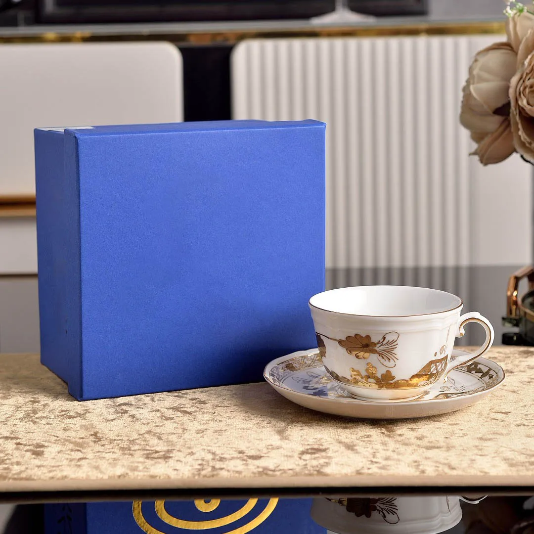 High-end Oosterse Serie Koffiekop en Schotel Keramische Mok Roze Geel Blauw Groen Bedrukte Borden Theekop Set Geschenkdoos Souvenir