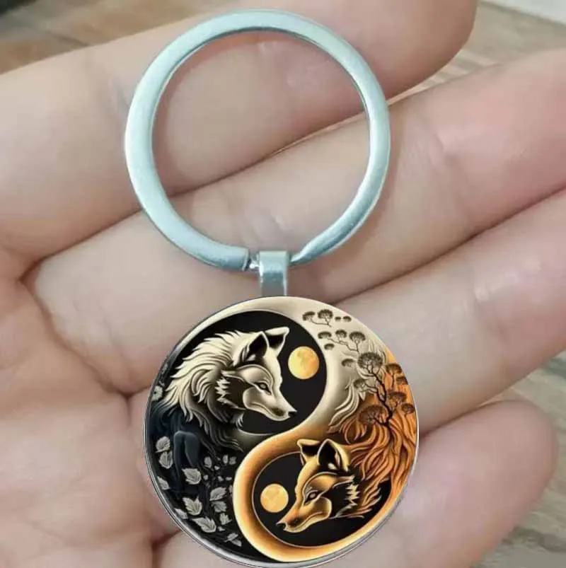 

Retro Yin Yang Double Wolf Keychain - Fashionable Zinc Alloy Lucky Talisman, symbolizing strength and balance, perfect for charm