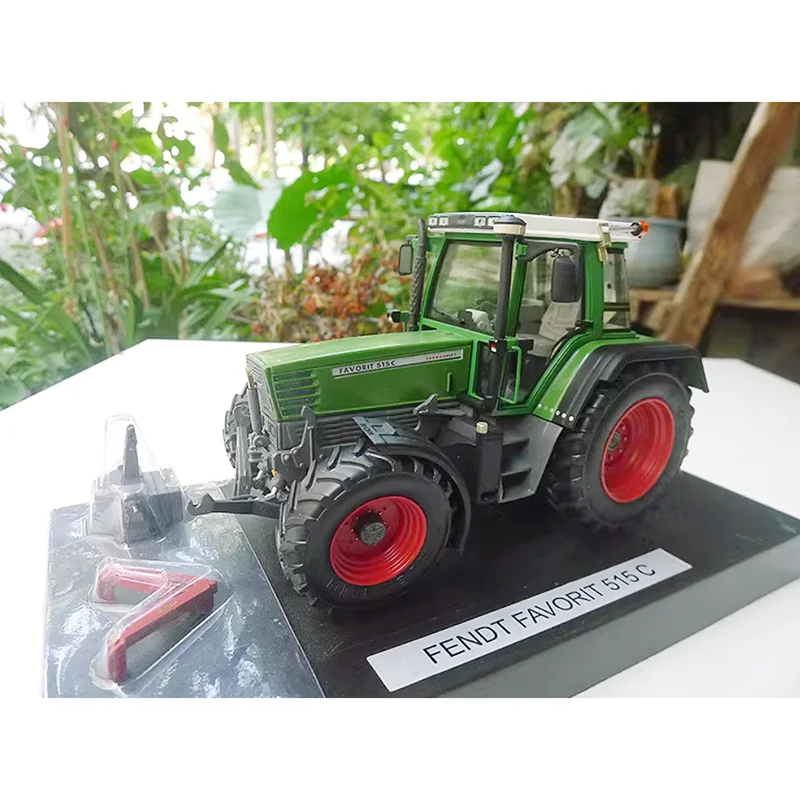 

Diecast 1:32 Scale Fendt Favorit 515 C Tractor Alloy Vehicle Model Collection Holiday Gift Display Decoration Souvenir