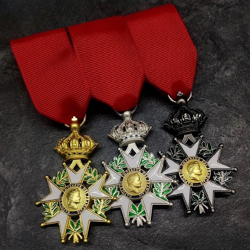France Emperor Napoleon Senior Knight Medal of Honor Retro Metal Badge Souvenir Collection Crafts Gifts for History Lovers