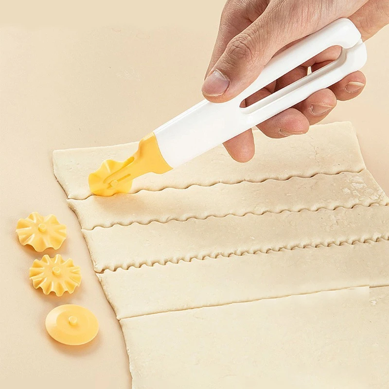 

4in1 Plastic Pizza Cutter Set Pie Crust Cutting Tool with Interchangeable Pastry Accessories for Baking Dough Roller Cutter