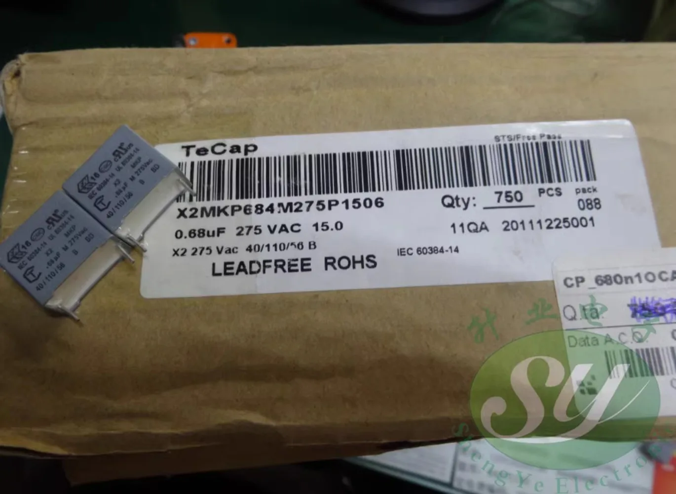 

20PCS Te Cap 0.68uf/275vAC 680nf u68 684 New film capacitor 15MM