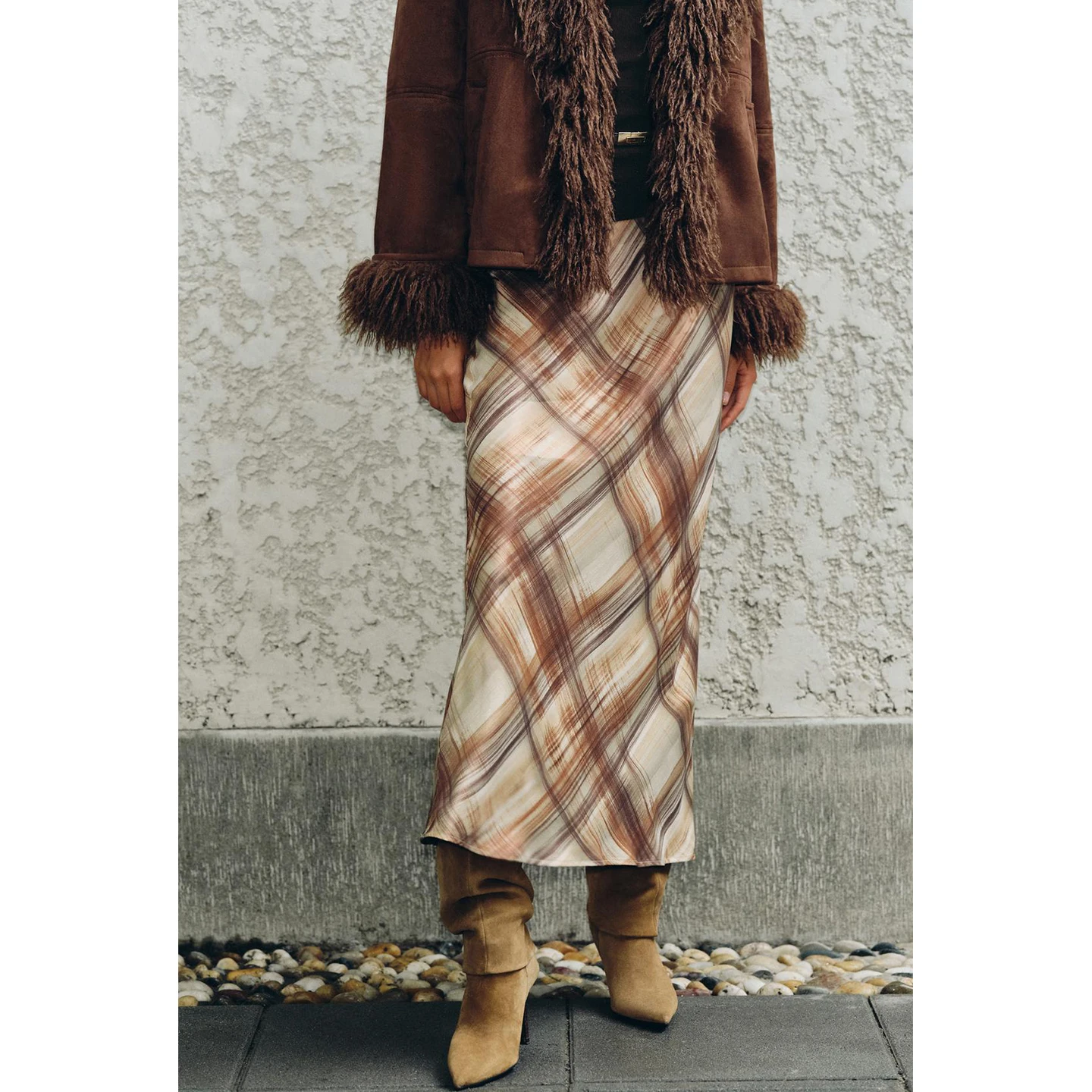 Nueva llegada de invierno, diseño de mujer, cintura elástica, textura satinada de seda, falda Midi Ci Commute, corte en A, corte ajustado, fibra de poliéster