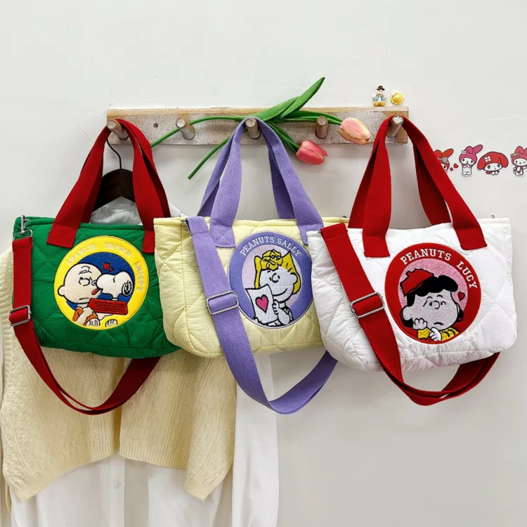 Snoopy Large Capacity Handbag Fashionable Shoulder Bag Cartoon Anime Printed Canvas Bag Versatile Crossbody Bags Student Bags