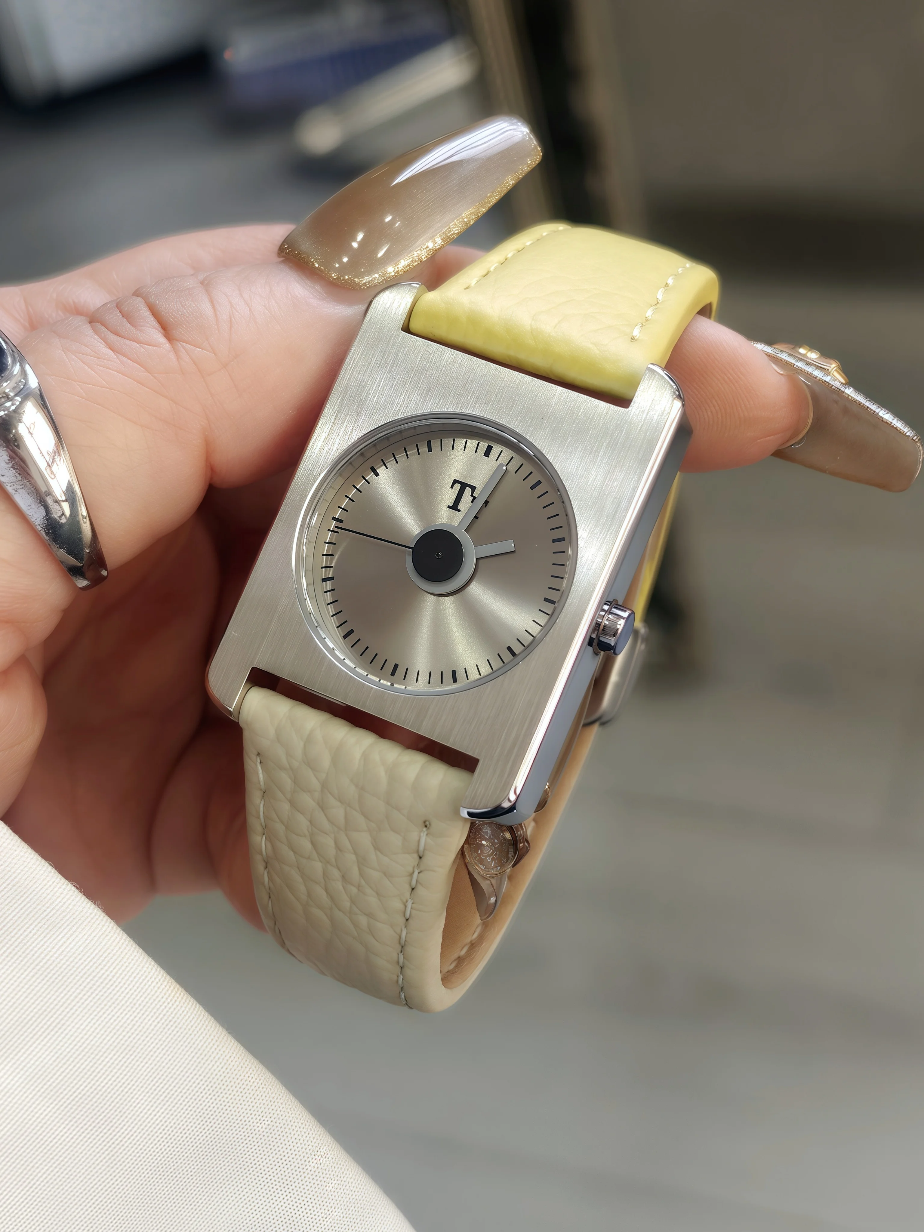 Exquisite Women'S Wristwatch, Square Design, Color-Blocked Leather Quartz Watch, New Style, High-Quality Women'S Wristwatch.