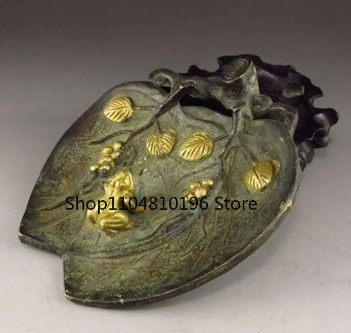 COLLECTION Beautifully CHINESE VINTAGE HAND CARVED BRONZE LEAF FROG STATUE