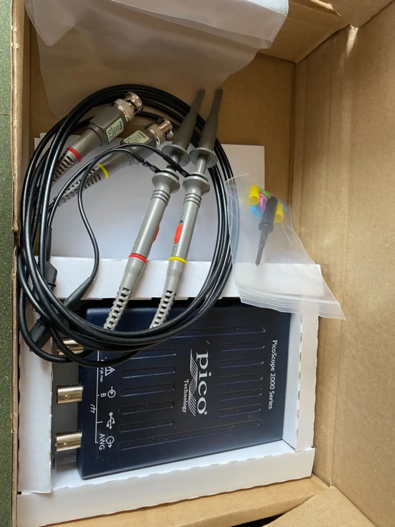 New Pico Technology 2204A Portable USB Oscilloscope, 2000 Series 2‑Channel Design, 10MHz Bandwidth, 100MSPS Sampling Rate, 8kpts