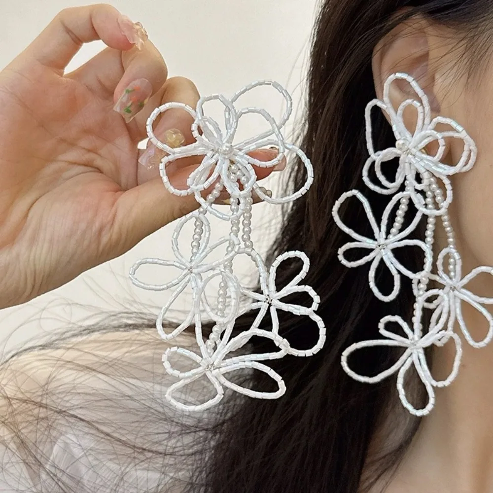 2025 New Korean Wedding Beaded Hollow Flower Earrings Wedding Bride Dress Accessories Stud Female  Women Earrings Piercing