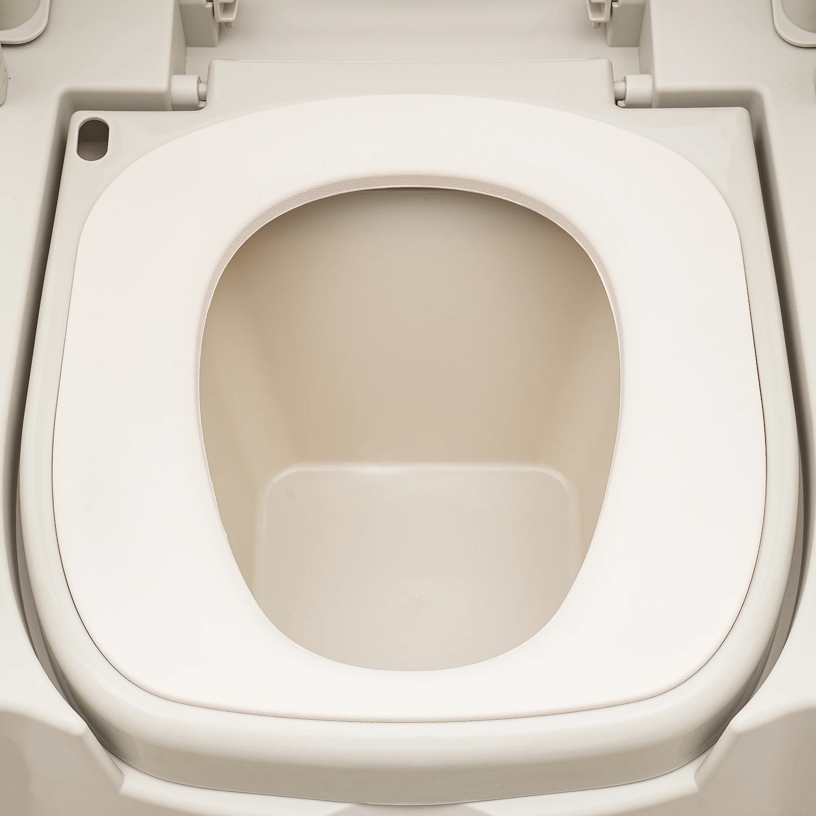 كرسي مرحاض مع ضوء ليلي وحامل مناديل - قاعدة ألومنيوم قوية، مقعد PU مريح، سعة 551 رطل، لكبار السن والمعاقين