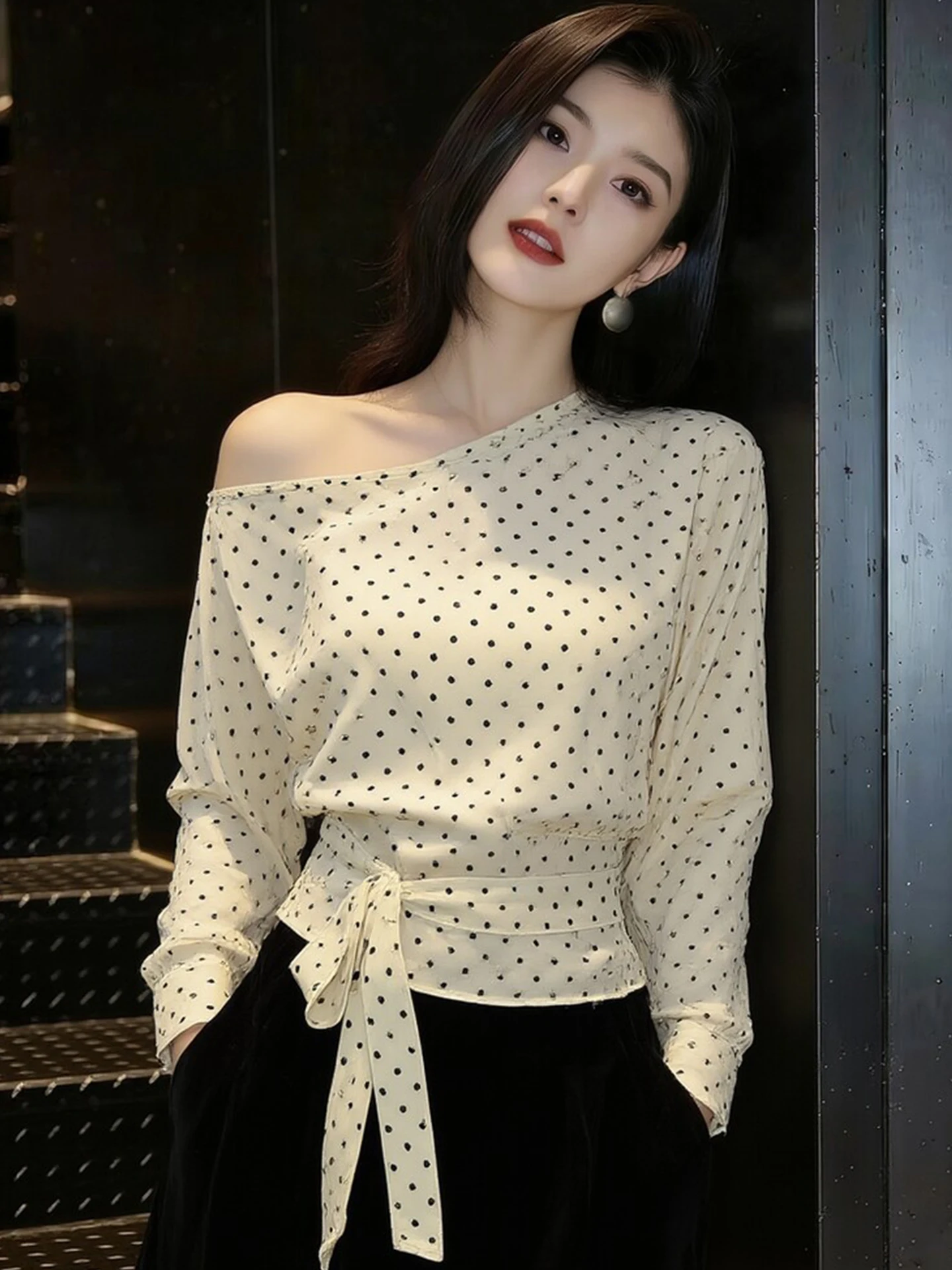 

Fashionable Elegant Light Maturity Wave Dot Asymmetrical Shoulder Shirt Spring Belted Waist Slimming Design Long Sleeve Top