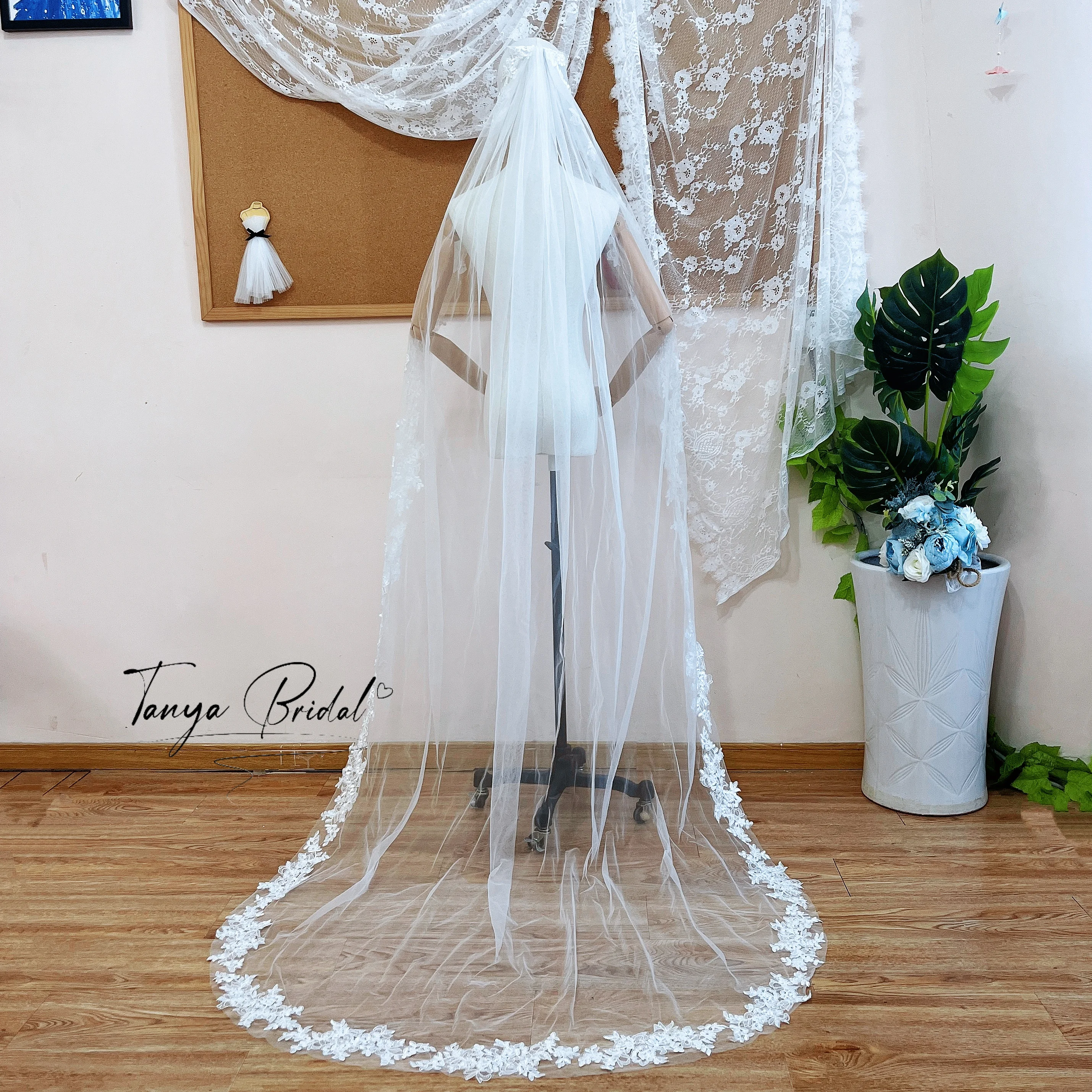 Elegant Long Wedding Veil Lace Appliques Bridal Headwear Hair Accessories for Brides