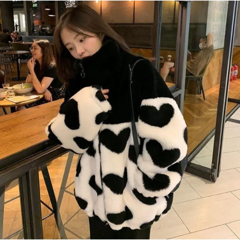 Sheepskin Fleece Coat Women New Winter Style Petite Women Salt-themed Heart-shaped Fur Thickened Fashionable Warm Women Clothing