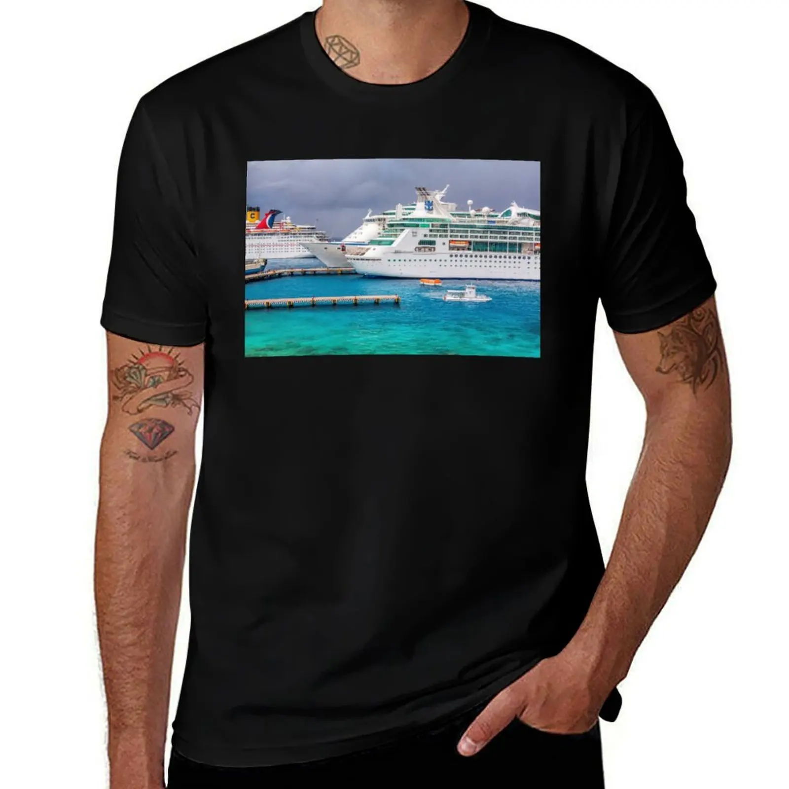 

Cruise ships in Cozumel, Mexico T-Shirt vintage anime shirt street wear blacks Men's clothing