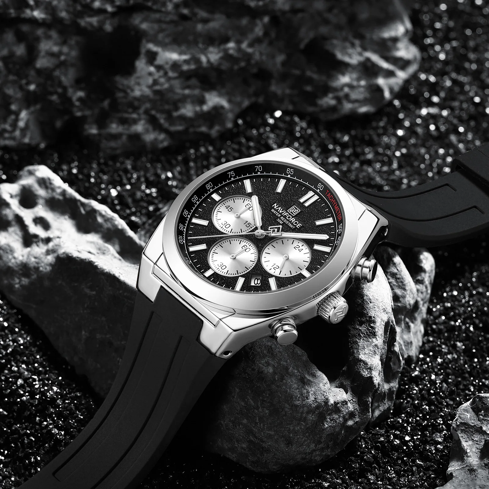 NAVIFORCE 8080 ساعات كوارتز عصرية للرجل كرونوغراف تقويم مضيئة مقاوم للماء سيليكون حزام الرياضة في الهواء الطلق ساعة رجالية