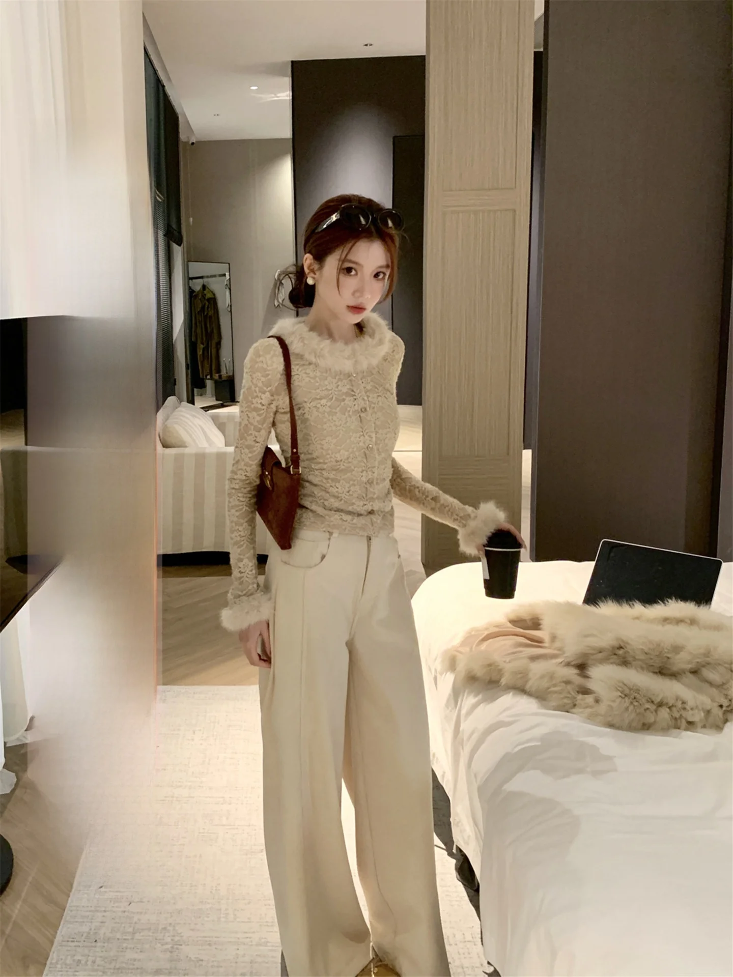 

Lace Knitted Sweater Women's Slim Fit Base Layer Top with Faux Fur Collar Splice Design Long Sve Warm Winter Fas...