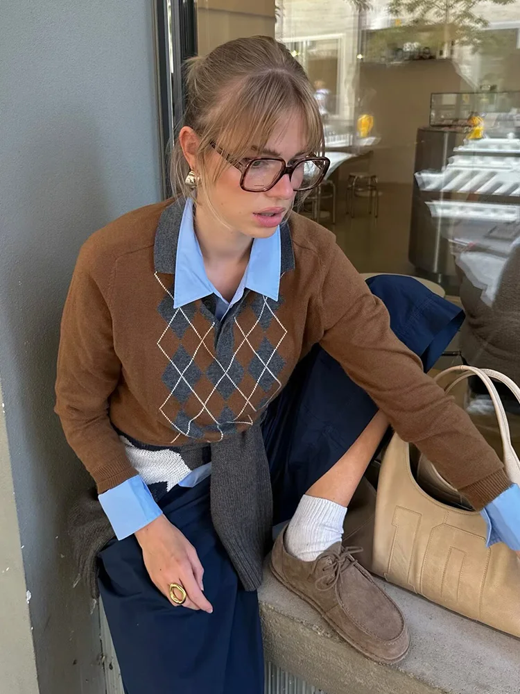 

HH Autumn 2025 Women Elegant Solid Turn-down Collar Knitted Diamond Loose Pullover Long Sleeves Button Sweater Cozy Tops Mujer